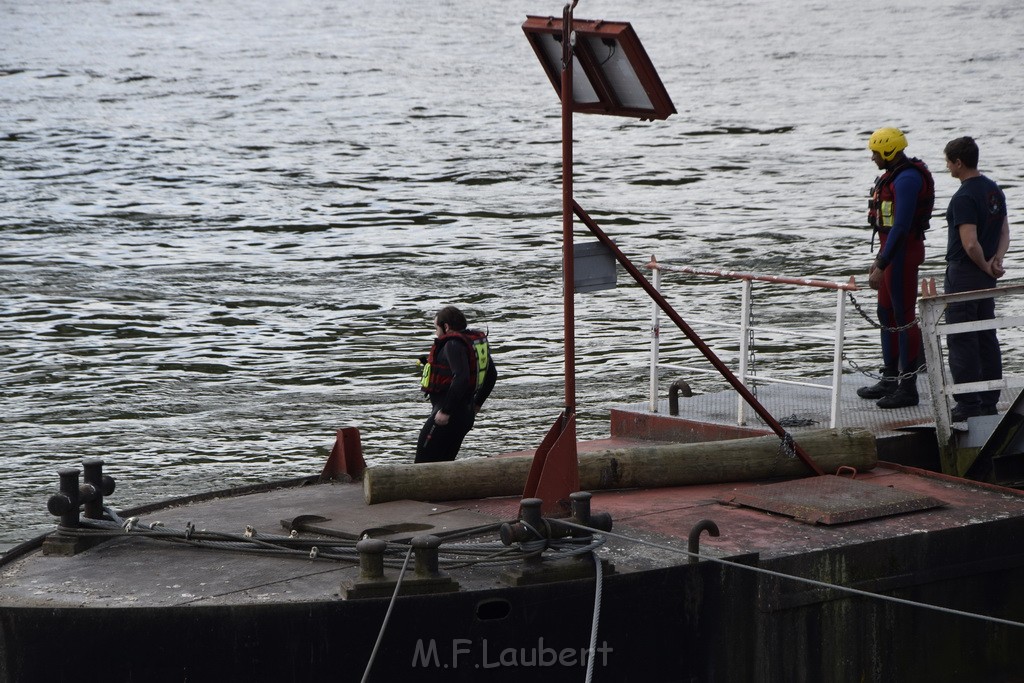 Uebung BF Taucher und Presse Koeln Zoobruecke Rhein P334.JPG - Miklos Laubert